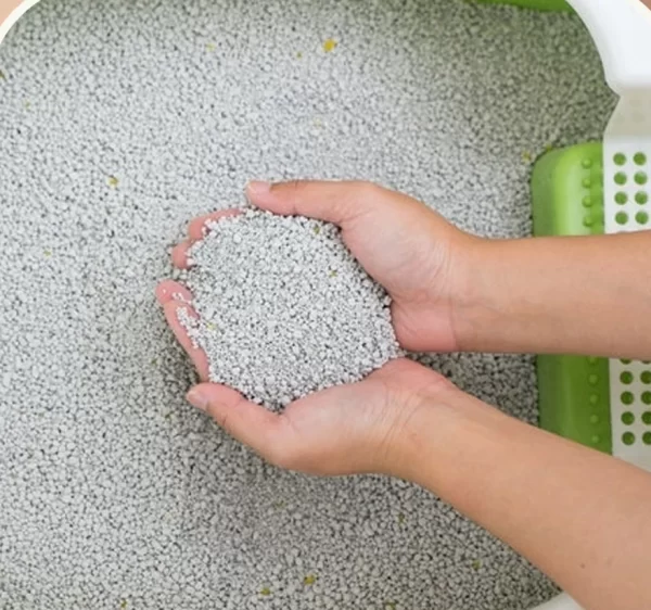 Cát Vệ Sinh Mèo Cát Nhật Trắng Kitty Pet vón cục và khử mùi tốt (Túi 3 gói 18L) - Ảnh 3